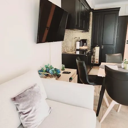 Ekskluzywny Gold Gardenia Z Widokiem Na Morze Апартаменты Дзивнув