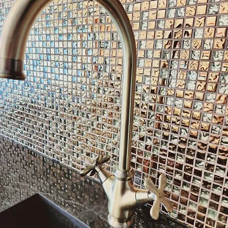 Ekskluzywny Gold Gardenia Z Widokiem Na Morze Дзивнув